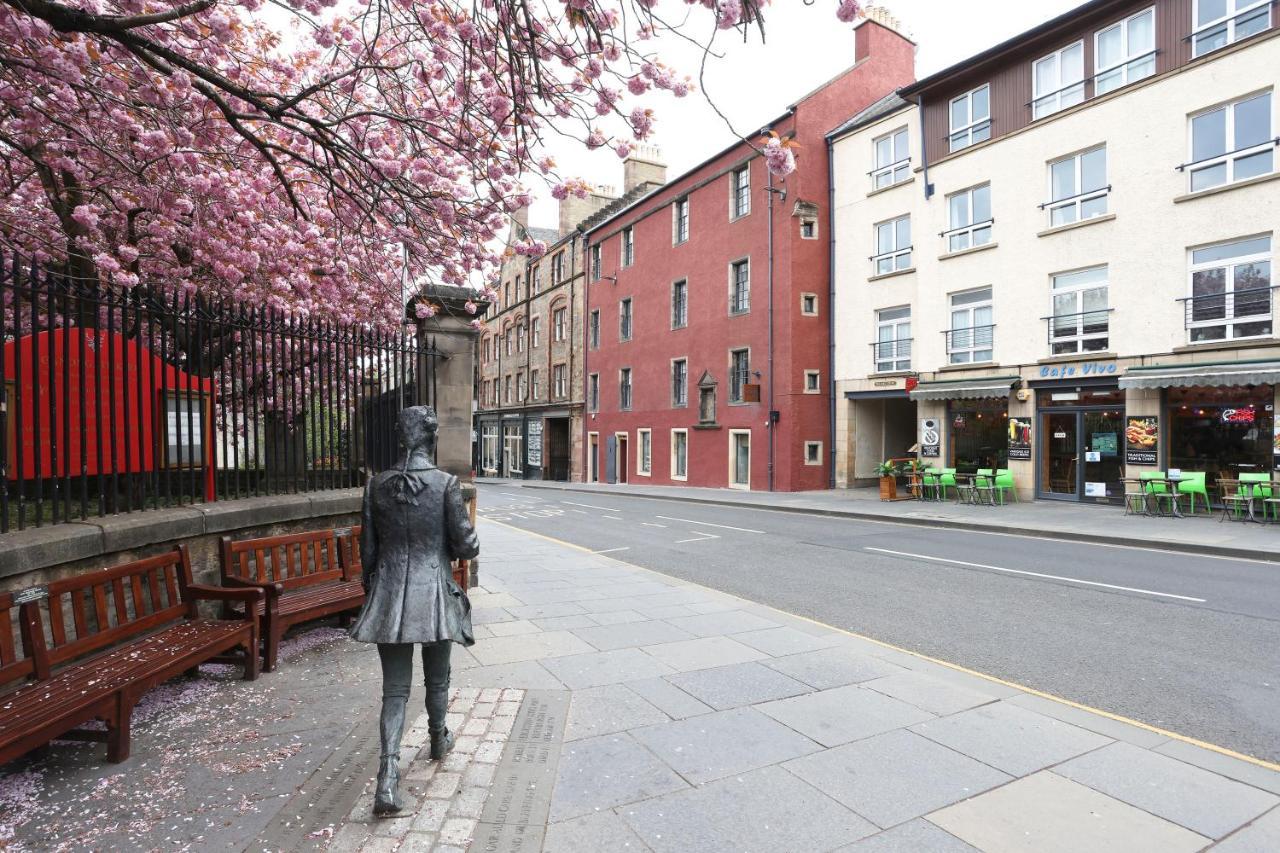 Joivy Affordable 3,4,5 And 12 Bed Private Flats Next To Royal Mile (Adults Only) Lägenhet Edinburg Exteriör bild