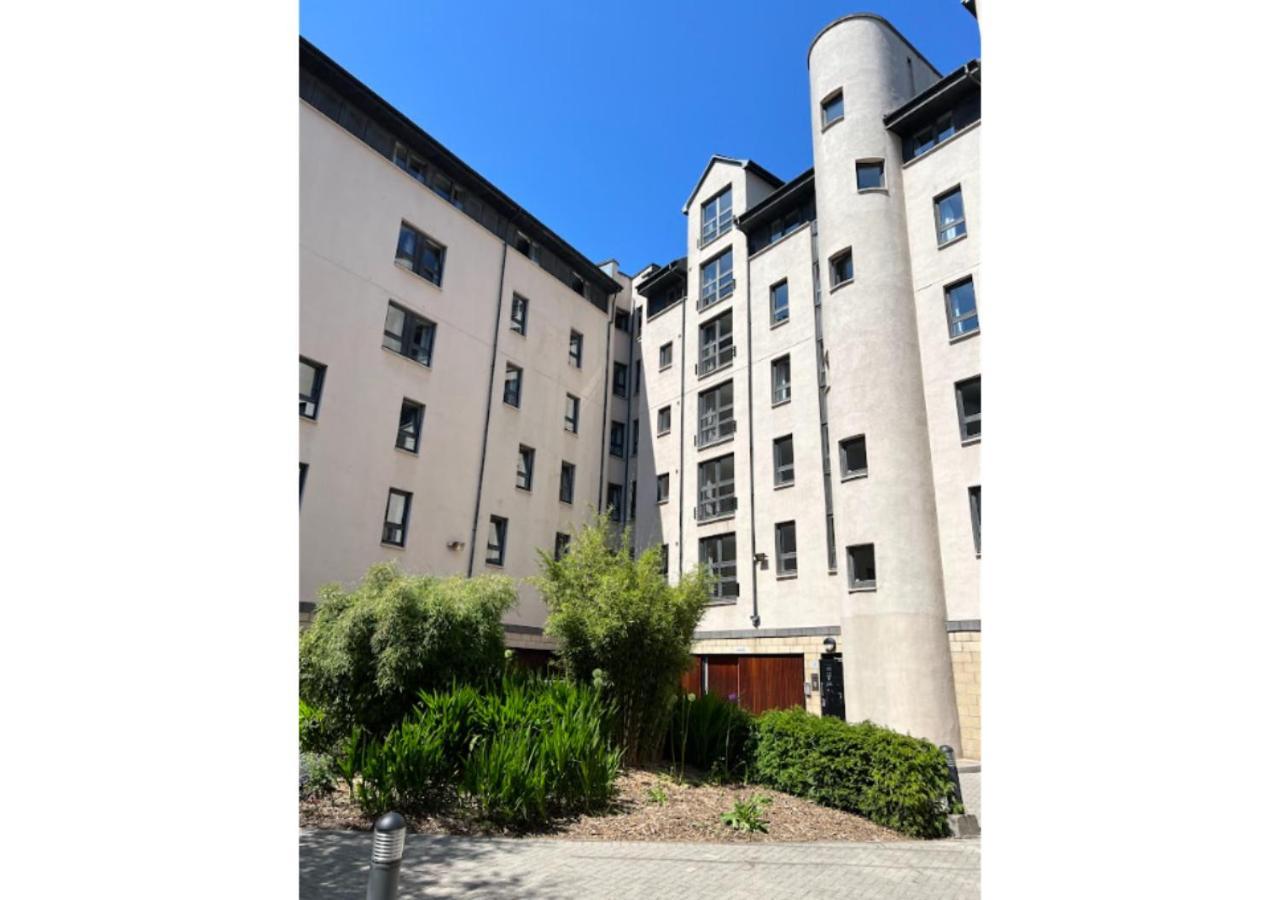 Joivy Affordable 3,4,5 And 12 Bed Private Flats Next To Royal Mile (Adults Only) Lägenhet Edinburg Exteriör bild